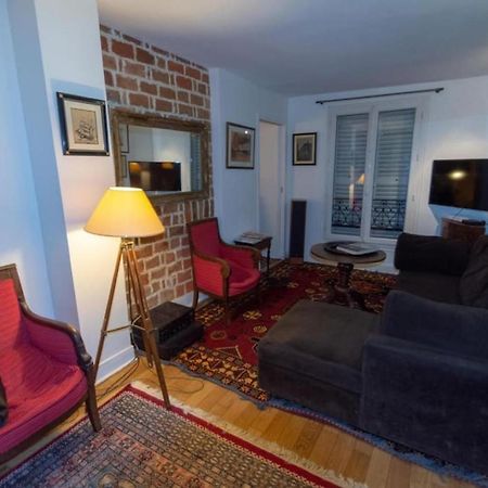 Very French Two Bedroom In The Heart Of Paris Exterior photo