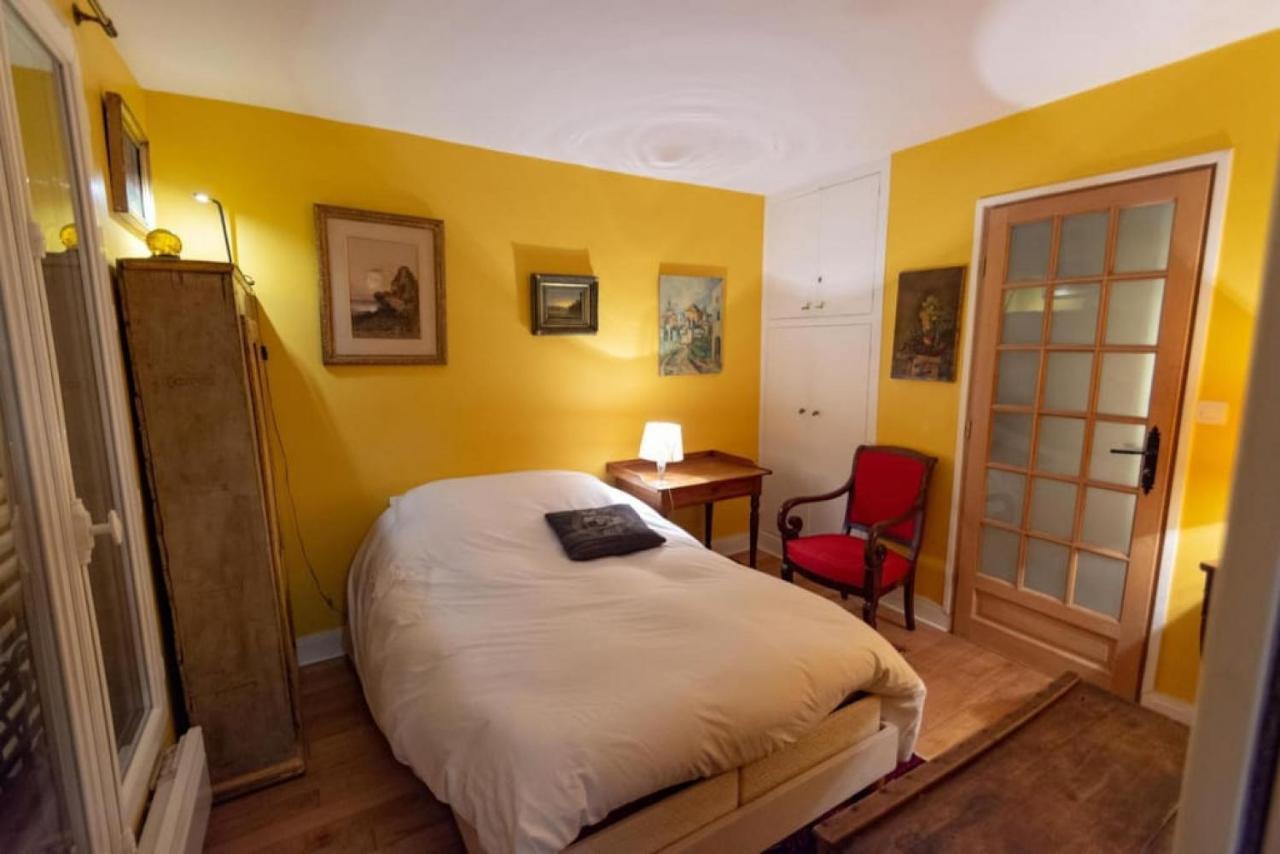 Very French Two Bedroom In The Heart Of Paris Exterior photo